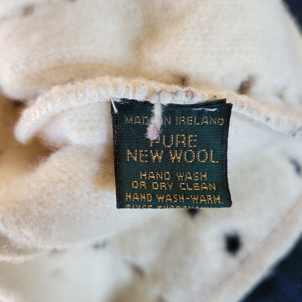 SoLD Gaeltarra Ireland Vintage Avonguard Unique Rare Cream Wool Sweater - Picture 8 of 8